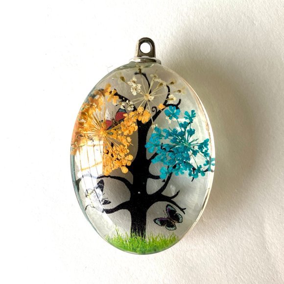 Large Transparent Floral Oval Pendant with Tree, Butterfly, Pressed Flowers - Picture 2 of 7